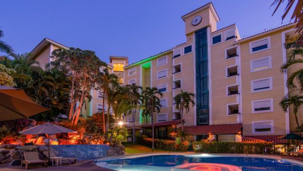 På billedet ses objektet Holiday Inn Cuernavaca by IHG beliggende i byen Cuernavaca.