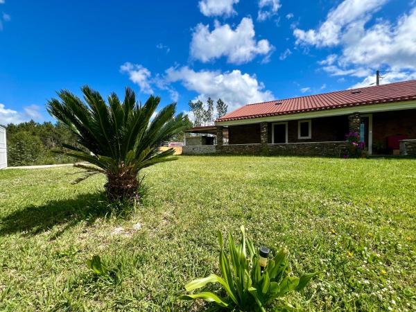 Na zdjęciu widoczny jest obiekt Casa do Pinhal położony w mieście Junceira.