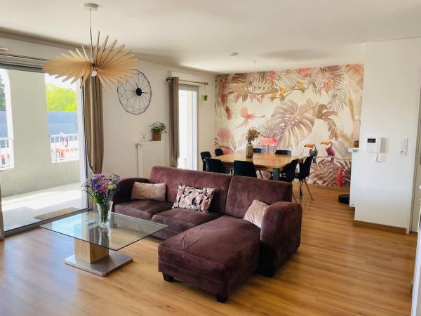 A la foto es mostra l'objecte Spacious Near Center Terrace et Parking situat a la ciutat de Rennes.