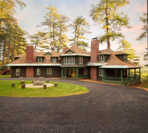 På billedet ses objektet Quietude - A 60-Acre Historic Mountain Estate with 10 bedrooms beliggende i byen Ossipee.