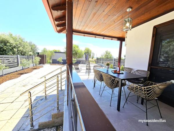 Summertime Villa Just 90meters From The Sea! - 哈爾基季基州