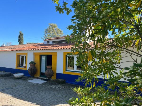 Kuvassa näkyy kohde Casa 18, joka sijaitsee kaupungissa Évora.