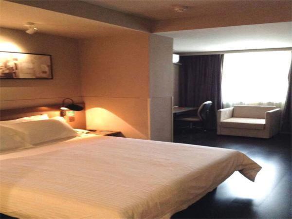 På bildet vises objektet Jinjiang Inn Shenyang Middle Street Pedestrain som ligger i byen Shenyang.