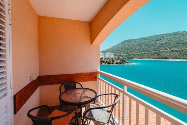 På billedet ses objektet Apartments Astorija beliggende i byen Neum.