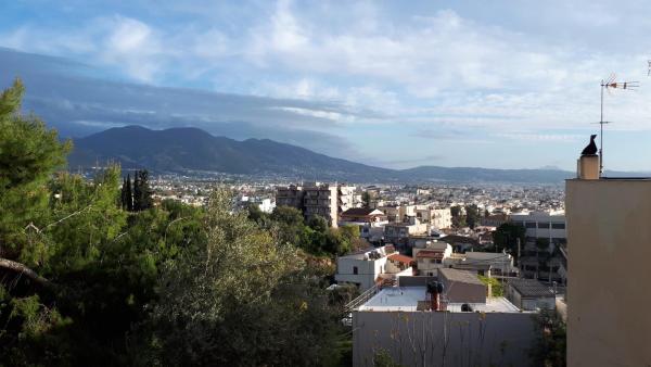 A la foto es mostra l'objecte Home 2 situat a la ciutat de Patra.