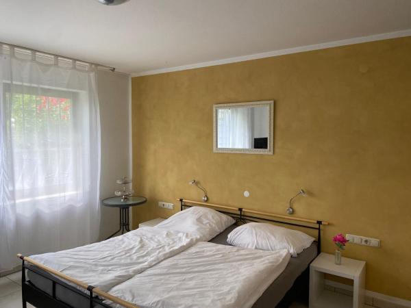Na fotografii je vidět objekt großes Gästezimmer mit Bad nacházející se ve městě Eichenbühl.