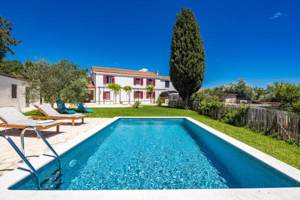 Casa Mirna For 7 People Near Pula With Sea View & Only 2 Km From The Sea - Rakalj