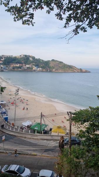 写真にはIlha do Frade市にあるPousada Pôr do Solが写っています。