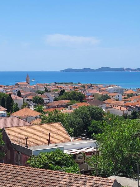 Na fotografii je vidět objekt Panorama Pakoštane nacházející se ve městě Pakoštane.