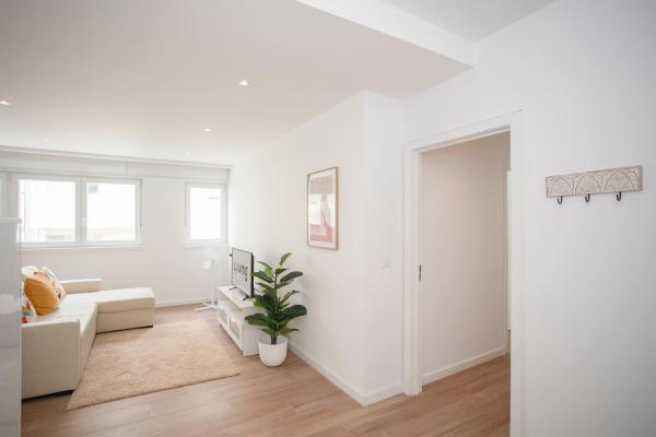 Фотография 3: Liiiving in Matosinhos - Seaside Cosy Apartment