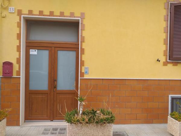 A la foto es mostra l'objecte Villa Blanca situat a la ciutat de Bari.