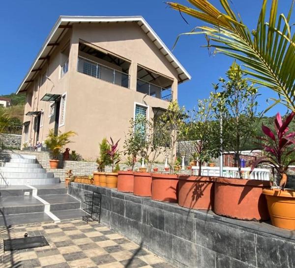 A la foto es mostra l'objecte BFMS Villa situat a la ciutat de Sāsvad.