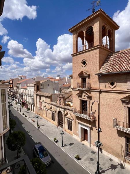 Na zdjęciu widoczny jest obiekt El Infante de Antequera położony w mieście Antequera.