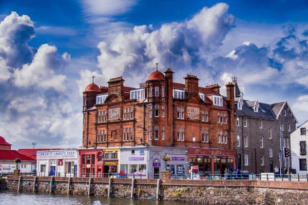 A la foto es mostra l'objecte Columba Hotel situat a la ciutat de Oban.