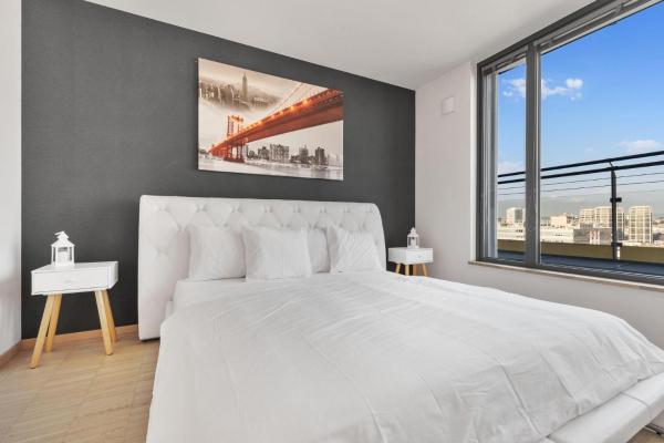 Sky Apartman in Bratislava - With 2 parking places, Bratislava