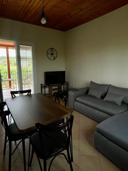 Στη φωτογραφία φαίνεται το αντικείμενο Boba Home που βρίσκεται στην πόλη Rrotull.