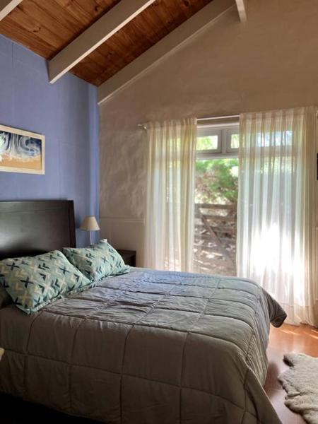 A la foto es mostra l'objecte Casa 5 estrellas completa en planta baja a 900 metros del mar situat a la ciutat de Carilo.