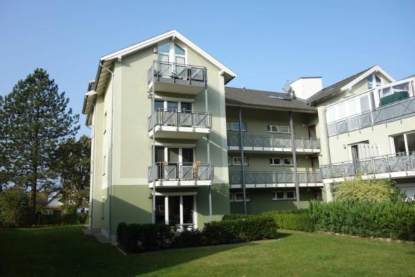 The photo shows Ferienwohnung Morgenröte in der Strandstraße located in the city of Müritz.