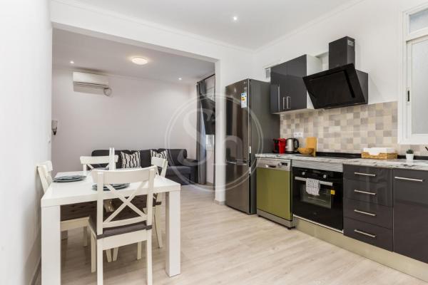 Bonito apartamento para 8, Barcelona