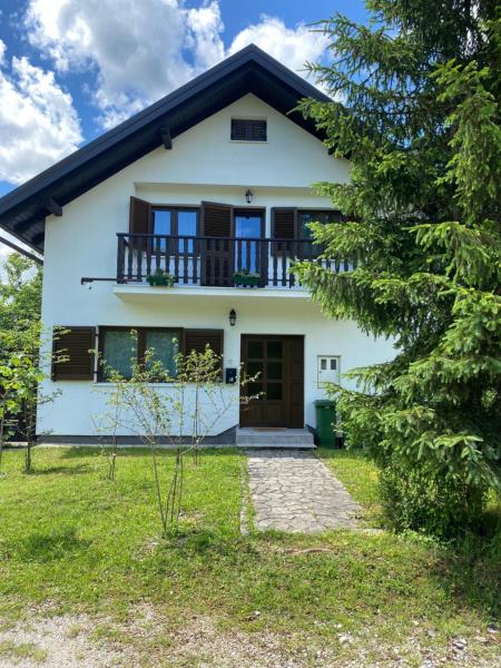 Na fotografii je vidět objekt Holiday house SuPer nacházející se ve městě Veljun.