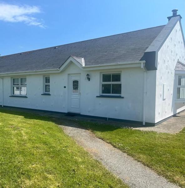På billedet ses objektet Seaside Home - St Helens beliggende i byen Ballygerry.