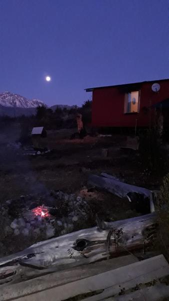 A la foto es mostra l'objecte Cabaña Renacer situat a la ciutat de Golondrinas.