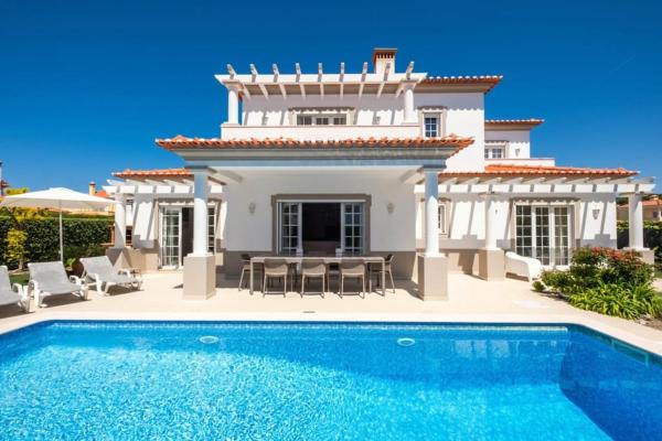 A la foto es mostra l'objecte Beautiful villa newly renovated in 2024 on top Portuguese resort situat a la ciutat de Amoreira.