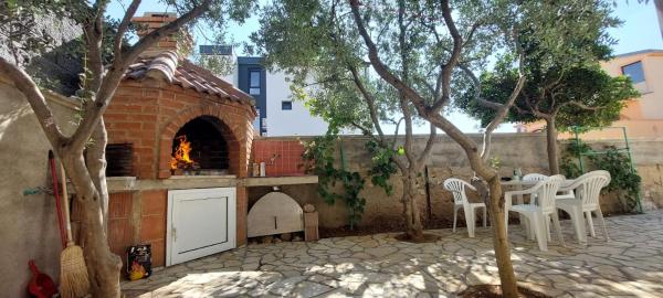 Nella foto è visibile l'oggetto Apartment Jula Proboj situato nella città di Košljun.