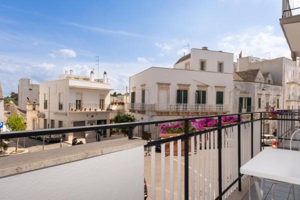 A la foto es mostra l'objecte La finestra sui trulli situat a la ciutat de Alberobello.