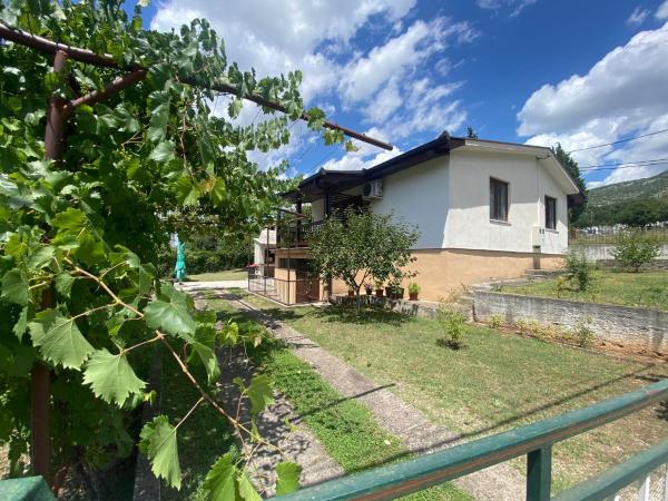 A la foto es mostra l'objecte Kuca za odmor ODA Blagaj situat a la ciutat de Mostar.