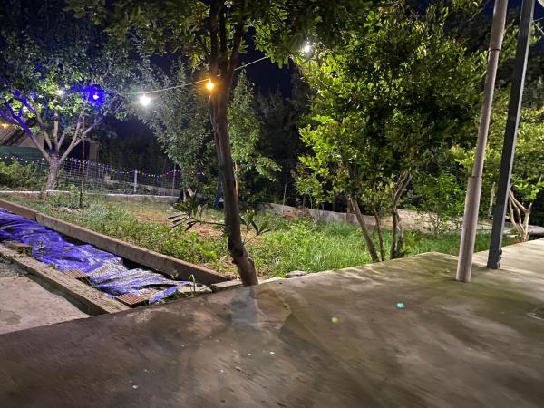 Na zdjęciu widoczny jest obiekt Garden Apartment MJT położony w mieście Loutrá.