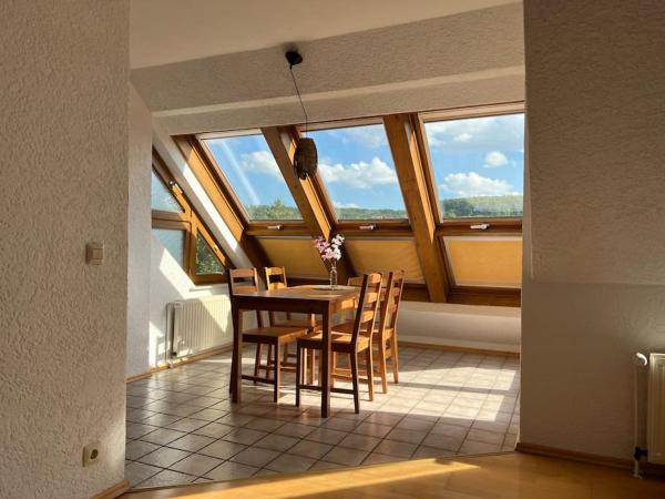 A la foto es mostra l'objecte Schwarzwald-Luft 3,5 Zimmer 90qm mit Doppelgarage situat a la ciutat de Simmozheim.