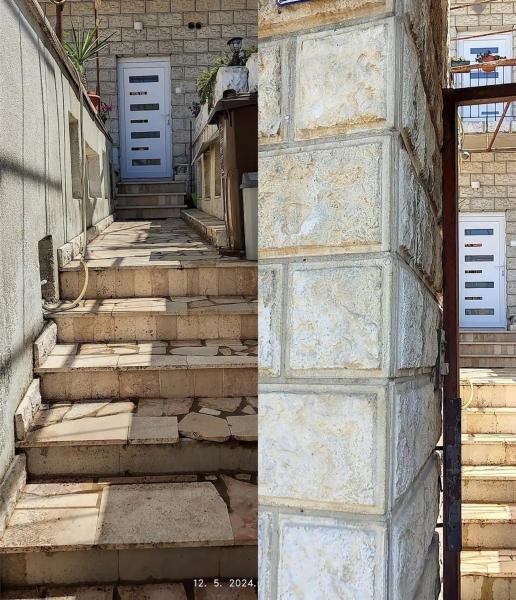 The photo shows the Apartments with parking space Split - 23350 located in the city of Split.
