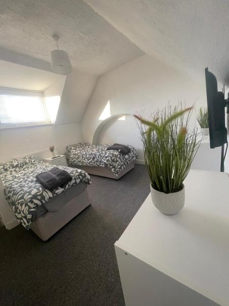 A la foto es mostra l'objecte Linden House situat a la ciutat de Lea.