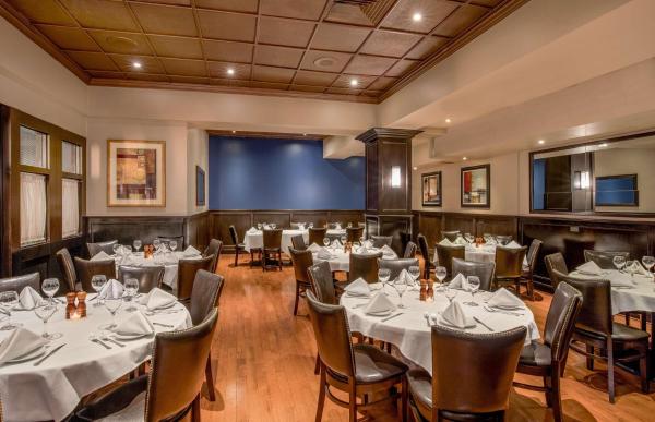 DoubleTree by Hilton Hotel and Conference Center Chicago North Shore photo 5
