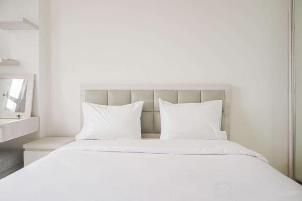 Minimalist and Homey 1BR at Belmont Residence Puri Apartment By Travelio, Yakarta