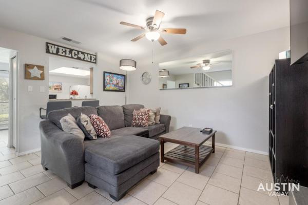 A la foto es mostra l'objecte 2 Miles to DT Updated Pet-Friendly Home for Four situat a la ciutat de Austin.