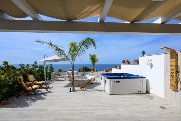 På bildet vises objektet BM SUITE VILLA som ligger i byen Cefalù.
