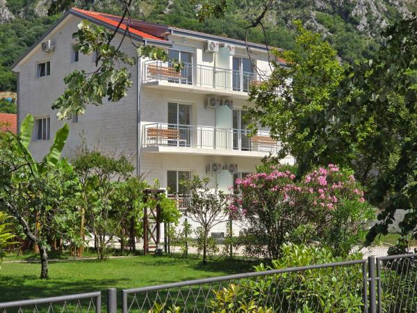 På billedet ses objektet Villa BOJANA AS Aparments Risan beliggende i byen Risan.