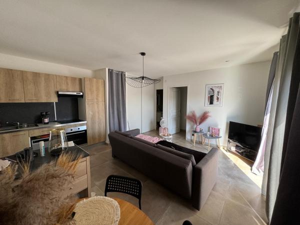 Na zdjęciu widoczny jest obiekt Logement 5 mn de la mer Milla 2 położony w mieście Ventiseri.
