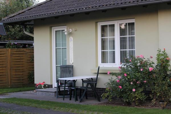 Na zdjęciu widoczny jest obiekt Doppelzimmer Sonnenblume położony w mieście Kühlungsborn.