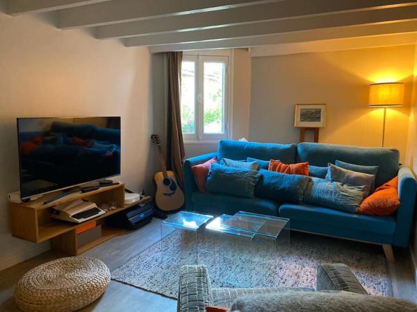 Na zdjęciu widoczny jest obiekt Little Normandie położony w mieście Saint-Ouen.