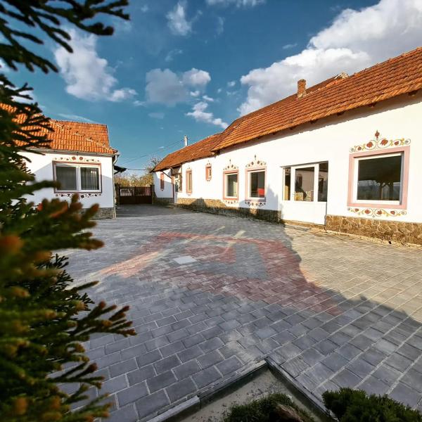 Na zdjęciu widoczny jest obiekt Pensiunea turistica Retreat Belvedere położony w mieście Şerani.