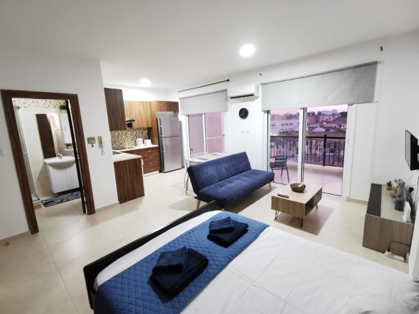 Must Stay - Finikoudes Studio, Larnaka