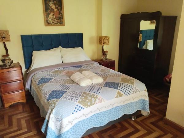 Na fotografii je vidět objekt Casa de los Arcos nacházející se ve městě Cuzco.