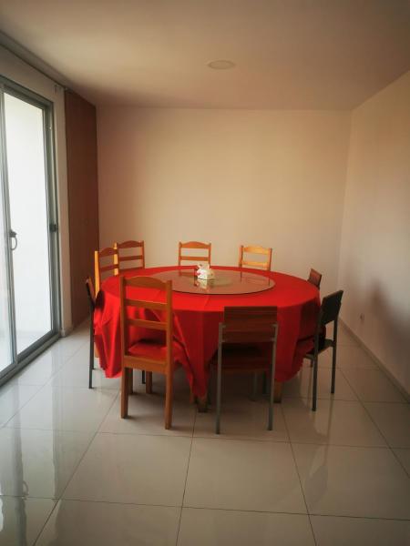 Στη φωτογραφία φαίνεται το αντικείμενο China Hotel Accommodation που βρίσκεται στην πόλη Vila Nova.