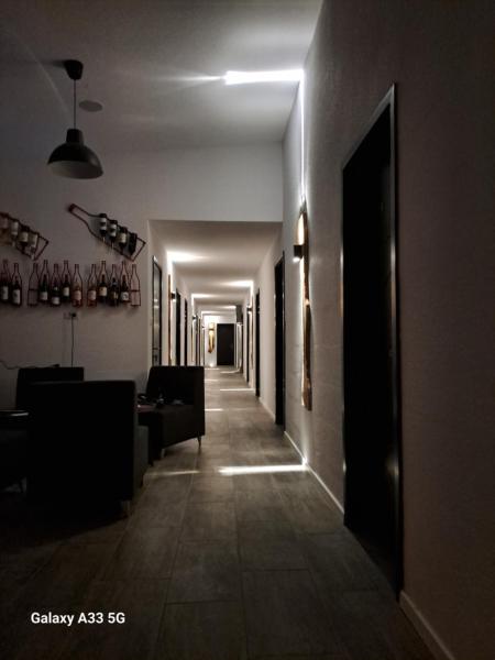 A la foto es mostra l'objecte Borderline Accomodation situat a la ciutat de Cozla.