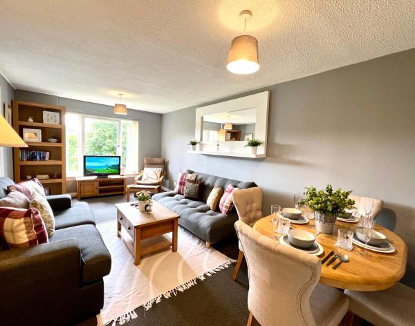 Spacious 2 Bed-Flat in Glasgow City - Free Parking, Glasgow