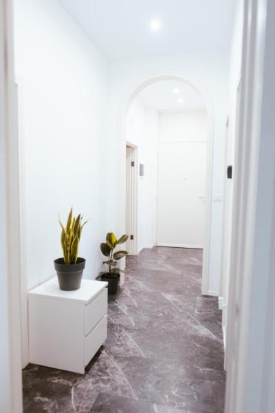 A la foto es mostra l'objecte Casa di Neo situat a la ciutat de Bari.