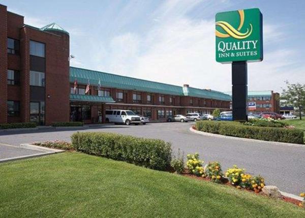 La photo montre l'objet Quality Inn & Suites PE Trudeau Airport situé dans la ville de Mercier.